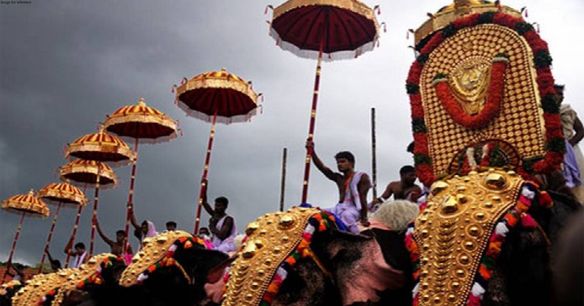 Kerala: Thrissur Pooram begins with hundreds of people thronging to watch the spectacle